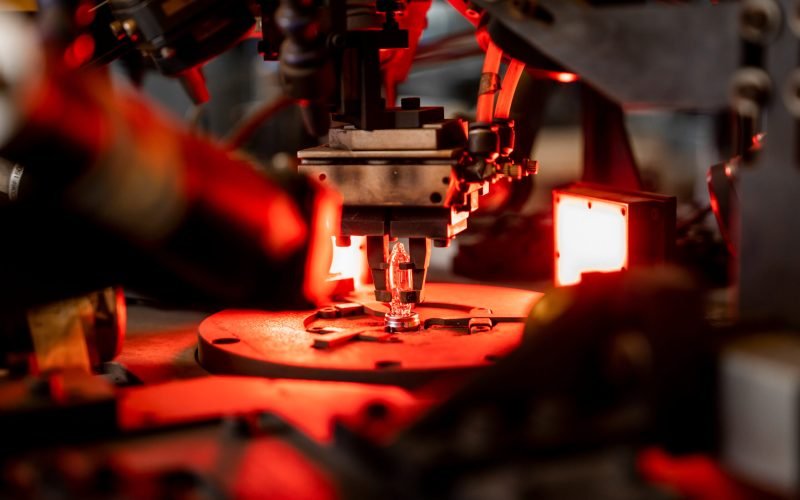 Assembly base and capsule